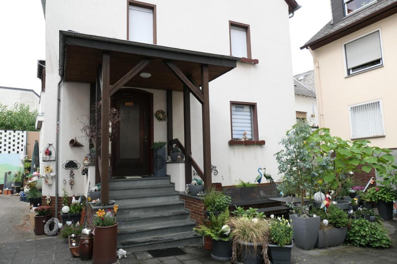 Ferienwohnungen Im Moseltal Loef Exterior photo