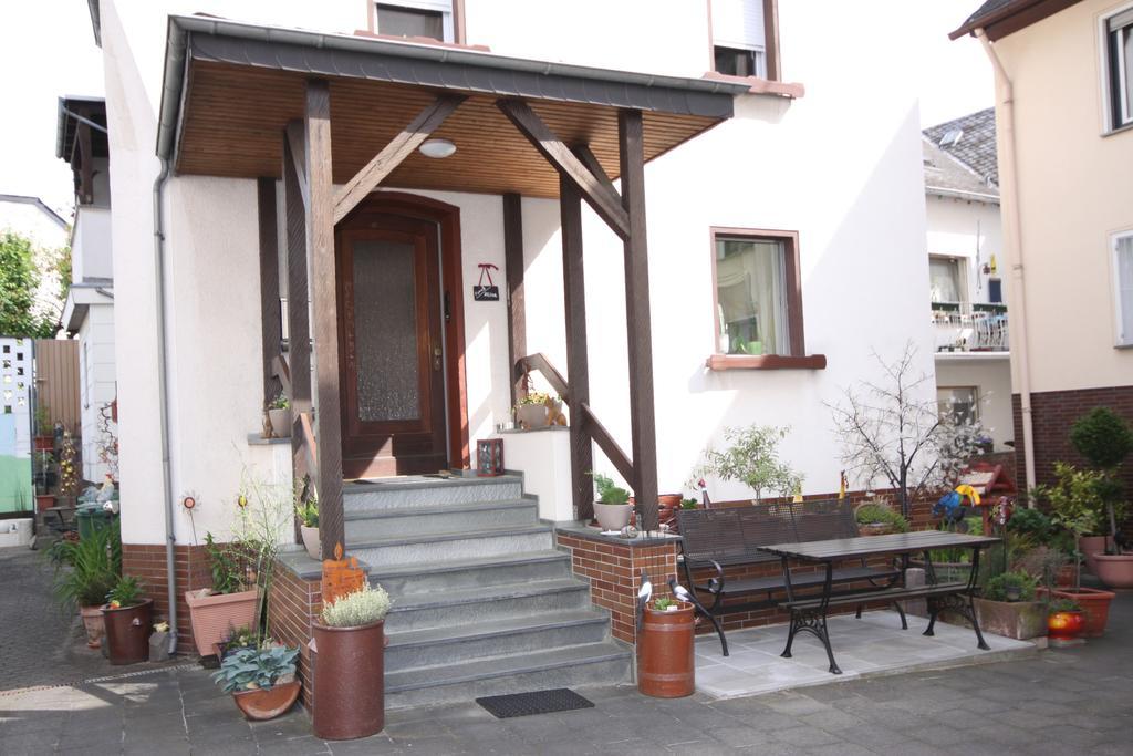 Ferienwohnungen Im Moseltal Loef Exterior photo